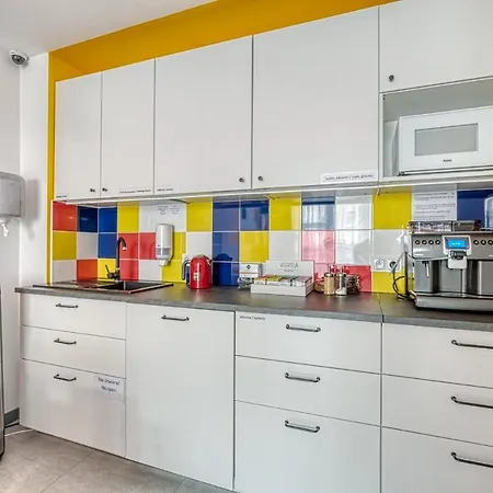 Level Apartmanhotel 3*
