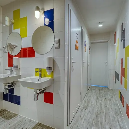 Level Apartahotel 3*